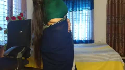 Snapshot of indiantina chatting on 12-19-25, 08:21 tina online show from 12-19-25, 08:21