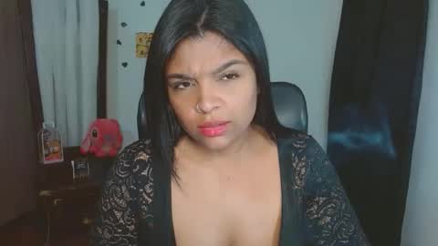 Aleja vallejo online show from 10-05-25, 08:07