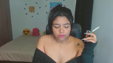 Aleja vallejo online show from 11-30-25, 01:37