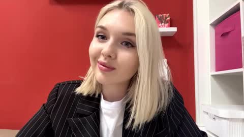 Snapshot of indiesimmons chatting on 03-17-26, 03:37 indiesimmons online show from 03-17-26, 03:37