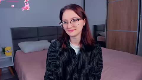 Snapshot of inellcanty chatting on 09-16-25, 04:13 Kira online show from 09-16-25, 04:13