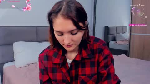 Snapshot of inellcanty chatting on 10-09-25, 04:10 Kira online show from 10-09-25, 04:10