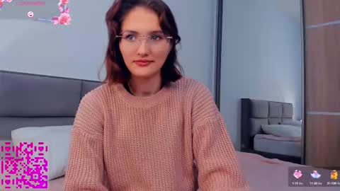 Snapshot of inellcanty chatting on 10-13-25, 04:01 Kira online show from 10-13-25, 04:01