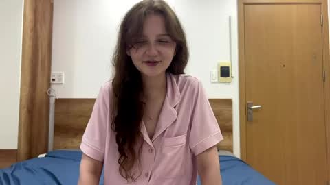 Viola online show from 05-20-26, 01:17