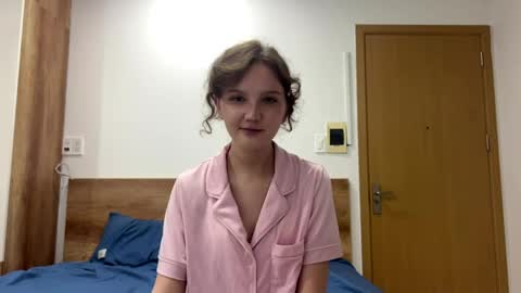 Viola online show from 05-22-26, 01:17