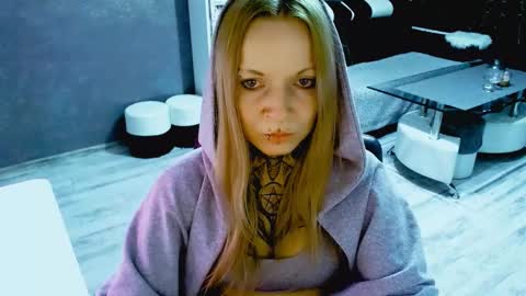 InesDesire online show from 10-17-25, 08:55