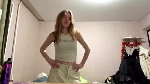 Sofia online show from 04-17-26, 03:48