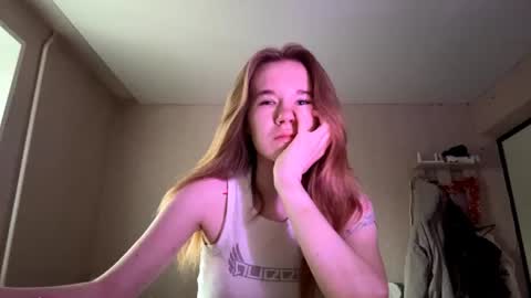 Sofia online show from 06-21-26, 04:09