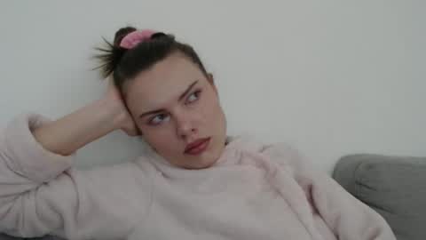 Snapshot of infinitiq45 chatting on 01-14-26, 11:16 Sweet girl online show from 01-14-26, 11:16