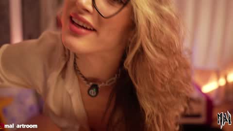 Snapshot of informal_ chatting on 11-29-25, 01:30 MAL --- online show from 11-29-25, 01:30