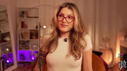 Snapshot of informal_ chatting on 02-24-26, 11:47 MAL --- online show from 02-24-26, 11:47