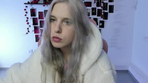 Snapshot of ingannamorte18 chatting on 09-27-25, 04:12 Roki online show from 09-27-25, 04:12