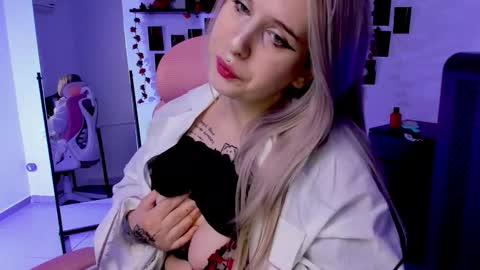 Snapshot of ingannamorte18 chatting on 10-05-25, 03:10 Roki online show from 10-05-25, 03:10