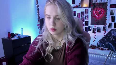 Snapshot of ingannamorte18 chatting on 10-19-25, 04:18 Roki online show from 10-19-25, 04:18