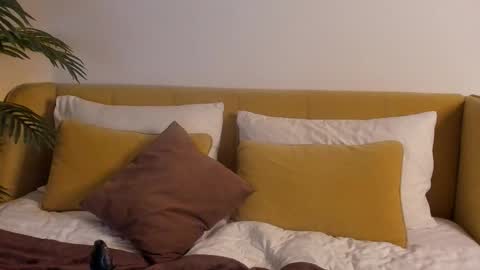 Snapshot of ingergirl chatting on 05-14-26, 10:38 Vicki FANSLY --- online show from 05-14-26, 10:38