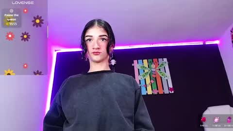 Ingrid Zese online show from 09-30-25, 01:05