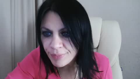 Snapshot of injaathome chatting on 01-22-25, 02:56 InjaAtHome online show from 01-22-25, 02:56