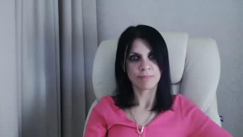 Snapshot of injaathome chatting on 01-22-25, 06:31 InjaAtHome online show from 01-22-25, 06:31