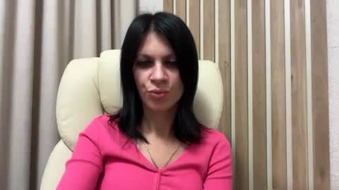Snapshot of injaathome chatting on 10-14-25, 06:31 InjaAtHome online show from 10-14-25, 06:31