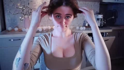 Lina online show from 09-25-25, 02:10