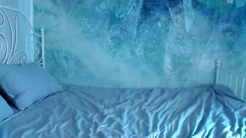 Lina online show from 04-17-26, 02:09