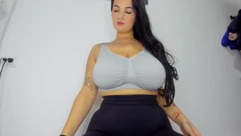 Snapshot of innocent__student18 chatting on 11-20-25, 03:34 ALESSIA online show from 11-20-25, 03:34