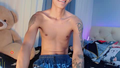 Snapshot of innocent_twinkxx chatting on 12-16-24, 07:00 calvin online show from 12-16-24, 07:00