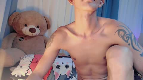 Snapshot of innocent_twinkxx chatting on 12-16-24, 10:03 calvin online show from 12-16-24, 10:03