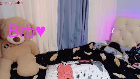 Snapshot of innocent_twinkxx chatting on 12-18-24, 08:25 calvin online show from 12-18-24, 08:25