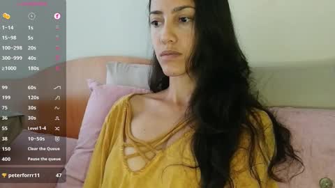 Laroa online show from 10-13-25, 10:32