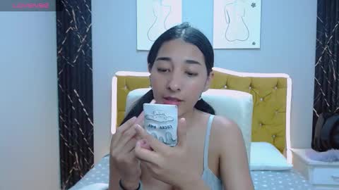 Snapshot of inocent_luna chatting on 02-11-26, 01:43 Luna moon online show from 02-11-26, 01:43