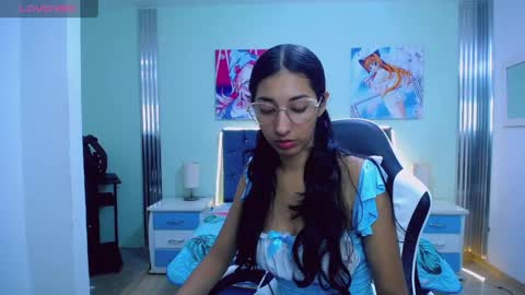 Snapshot of inocent_luna chatting on 05-23-26, 01:44 Luna moon online show from 05-23-26, 01:44