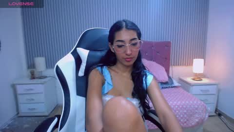 Snapshot of inocent_luna chatting on 05-29-26, 04:10 Luna moon online show from 05-29-26, 04:10