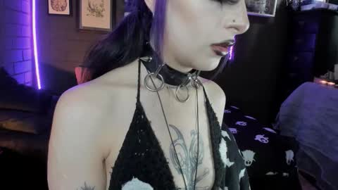 Snapshot of insania_999 chatting on 10-15-25, 05:35 SANIA online show from 10-15-25, 05:35