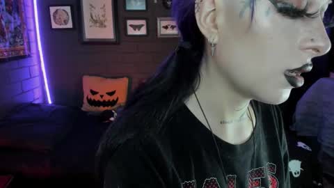 Snapshot of insania_999 chatting on 10-21-25, 05:46 SANIA online show from 10-21-25, 05:46