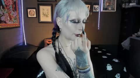 Snapshot of insania_999 chatting on 11-26-25, 05:25 SANIA online show from 11-26-25, 05:25