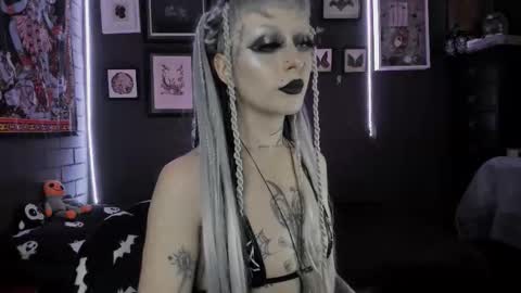 Snapshot of insania_999 chatting on 12-18-25, 05:08 SANIA online show from 12-18-25, 05:08