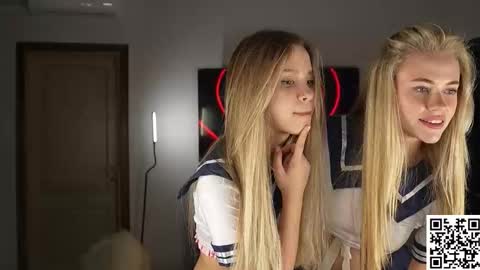 Snapshot of inspiration_in_frame chatting on 10-21-25, 05:24 Sully and Kate online show from 10-21-25, 05:24