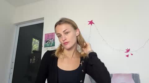 Snapshot of inspirebyeva chatting on 02-06-26, 05:12 Eva online show from 02-06-26, 05:12