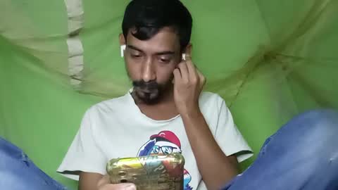 interne8famous online show from 12-18-25, 01:17