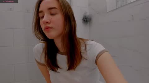 Snapshot of internetsexplorer chatting on 02-19-25, 07:05 Bernadette Join online show from 02-19-25, 07:05