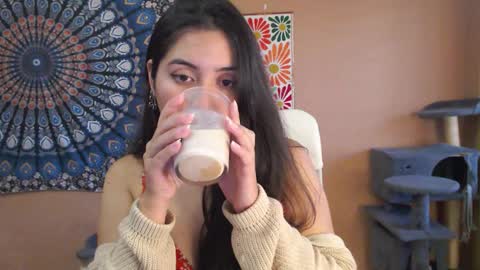 Snapshot of intimatetales chatting on 01-08-26, 10:17 Africa online show from 01-08-26, 10:17