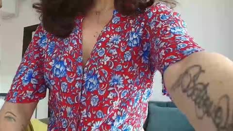 Snapshot of ireneblue_ chatting on 03-25-26, 07:25 Irene online show from 03-25-26, 07:25