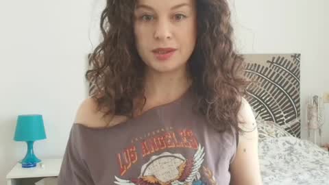 Snapshot of ireneblue_ chatting on 04-06-26, 06:58 Irene online show from 04-06-26, 06:58