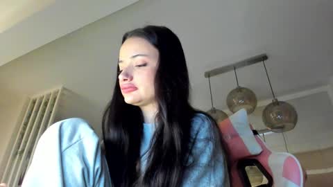 Ir s room online show from 11-24-25, 04:34