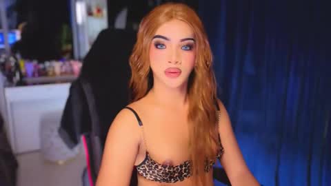 Snapshot of irina_woodshakylishxx chatting on 03-07-26, 07:44 IRINAA online show from 03-07-26, 07:44