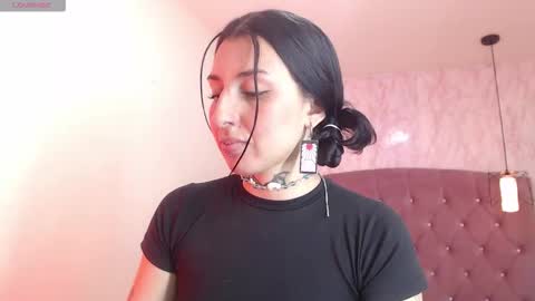 iris_77 online show from 10-23-25, 05:01