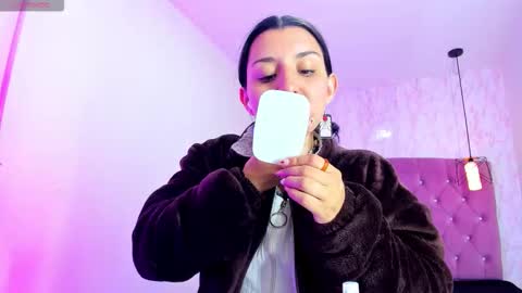 iris_77 online show from 10-30-25, 05:13