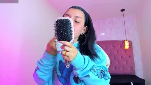 iris_77 online show from 11-24-25, 11:43