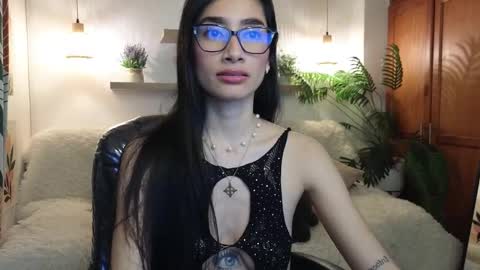 Snapshot of iris_cam_ chatting on 09-30-25, 12:32 iris online show from 09-30-25, 12:32